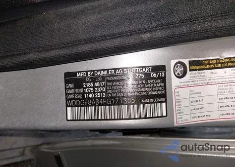 2014 Mercedes-Benz C 300 Sport 4Matic z USA, uszkodzony, nr VIN WDDGF8AB4EG171365